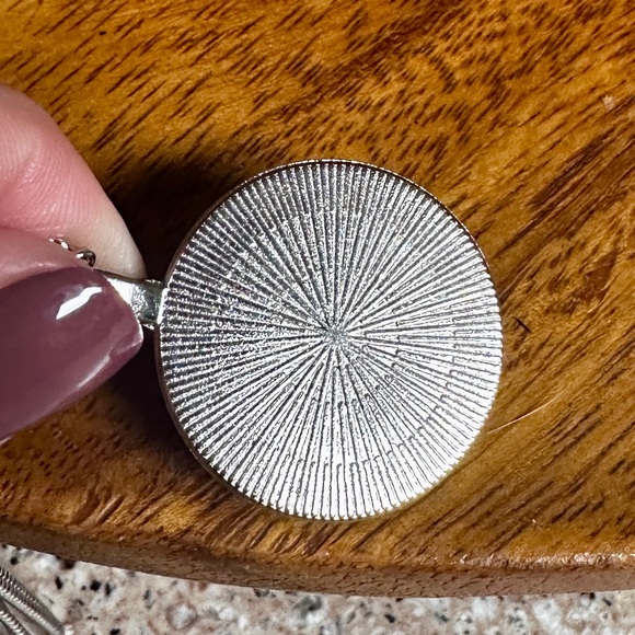 COPY - UGA pendant and necklace in “silver”. 20” chain. New - Picture 4 of 7